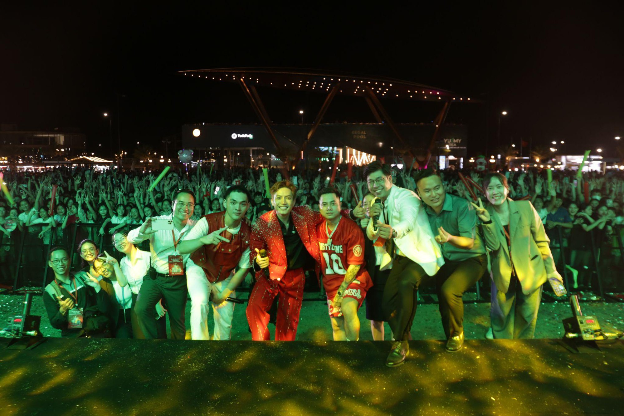 Hơn 50.000 người tham gia Lễ hội chiến thắng do Regal Group tổ chức
