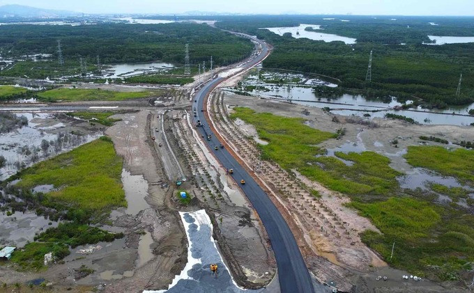 Mục sở thị tuyến đường nghìn tỷ dẫn vào cảng biển lớn nhất Đồng Nai