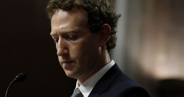 Mark Zuckerberg rất khác ở tuổi 40: Hối tiếc vì thứ đã làm từ 10 năm trước, giờ chỉ muốn tránh xa