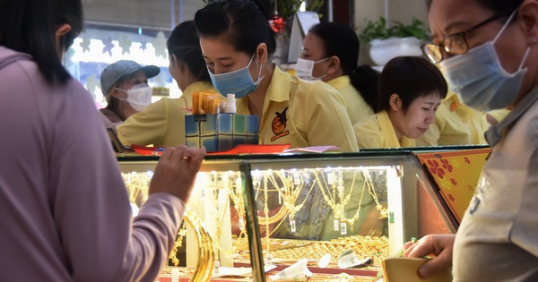 Bất ngờ với diễn biến của giá vàng trong nước