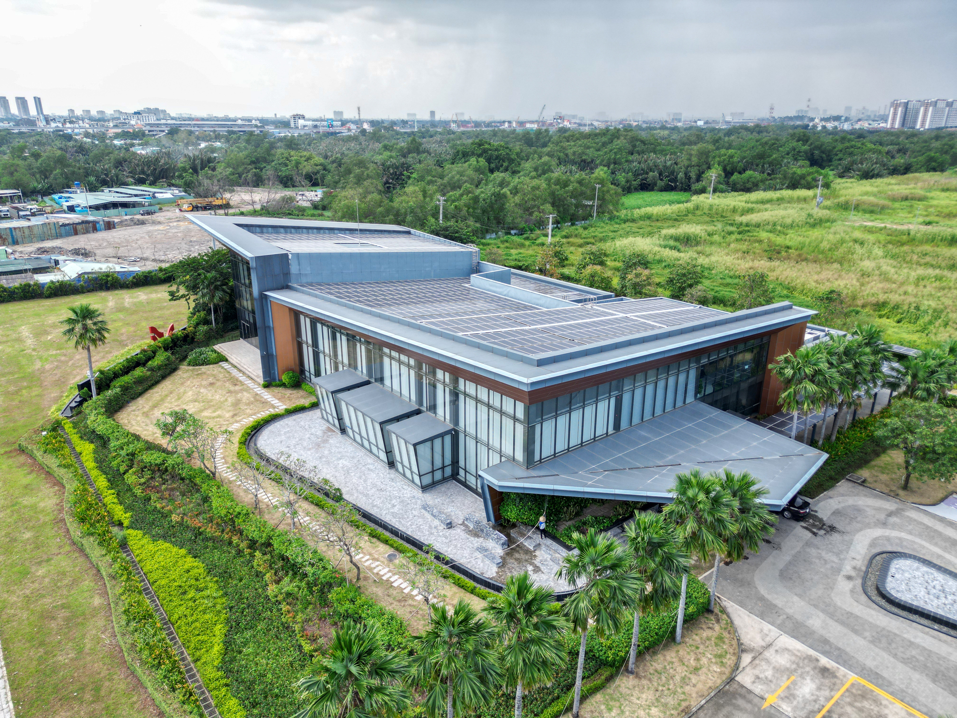 Khu liên hợp thể thao lớn nhất TP.HCM ngủ đông sau 3 thập kỷ