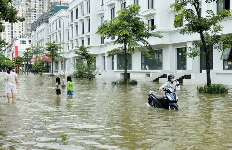 Sau mưa bão, người mua ngày càng cẩn trọng khi chọn mua nhà
