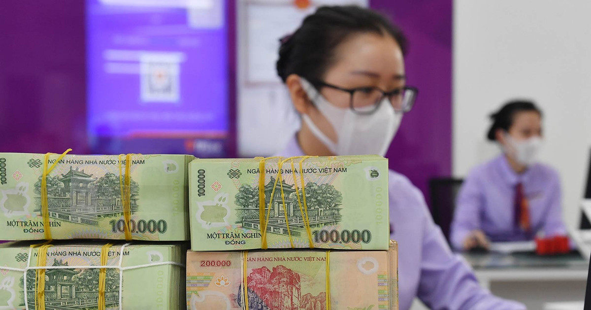 Giá USD ngân hàng tăng mạnh, vượt 25.000 đồng/USD
