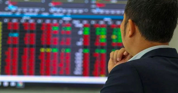 Góc nhìn CTCK: VN-Index hướng tới vùng 1.300 điểm, tập trung gom ba nhóm ngành kỳ vọng KQKD quý 3 bật tăng mạnh