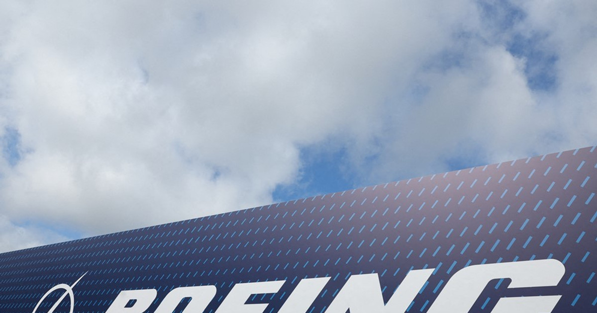 Năm hạn của Boeing: Đình công vẫn tiếp diễn, 'lỗ chồng lỗ' khiến 17.000 nhân viên sắp mất việc, sản phẩm mới tiếp tục bị 'đắp chiếu'