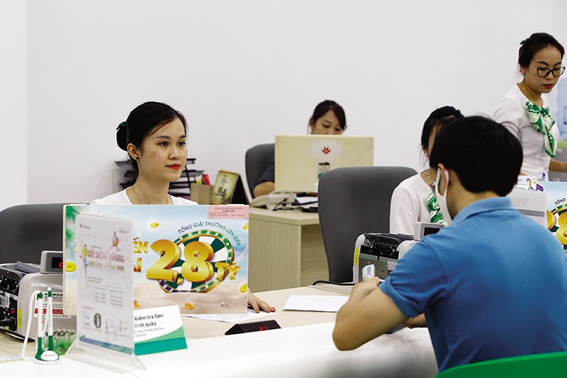 Vốn ngoại rót vào ngân hàng: Kẻ ra đi, người chờ đến