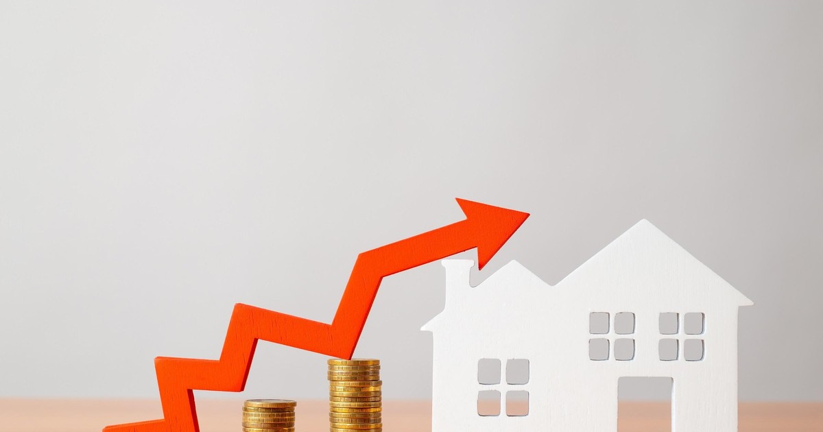 Nhà đầu tư bất ngờ mua mạnh cổ phiếu bất động sản, VN-Index đảo chiều tăng điểm