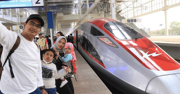 Trung Quốc sẵn sàng hợp tác vận hành tuyến đường sắt cao tốc với Indonesia