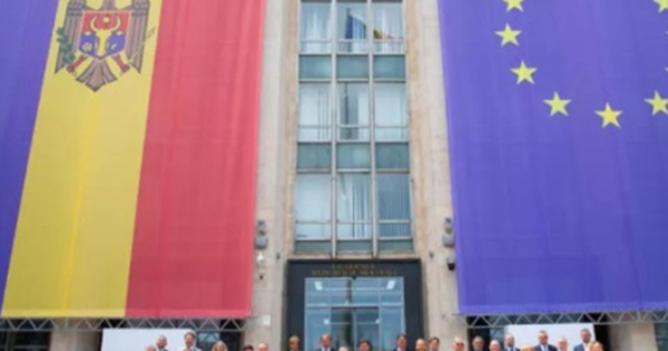 EU đàm phán kết nạp Ukraine