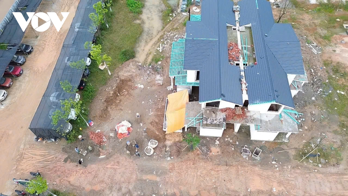 Cận cảnh hơn 30 biệt thự ngang nhiên xây dựng không phép ở Phú Thọ