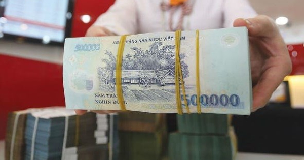 Lãnh đạo Techcombank: Mục tiêu duy trì trả cổ tức 'ít nhất bằng lãi suất tiết kiệm' cho nhà đầu tư