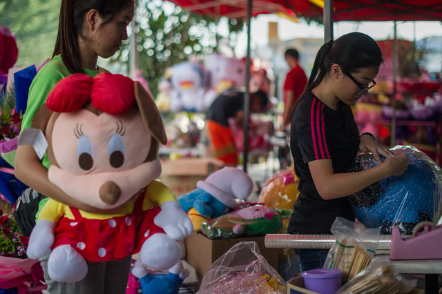 Lý do hàng giá rẻ Trung Quốc gây nghiện trên Shopee, Temu: Ai sợ cứ sợ, người mua cứ mua