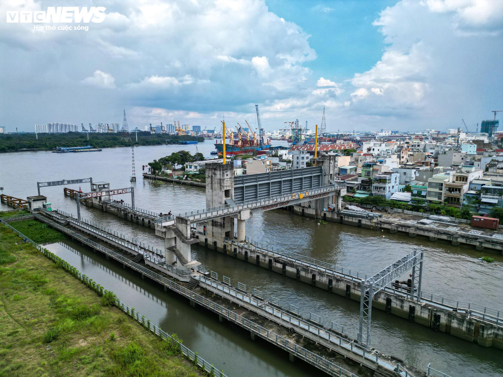 Dự án chống ngập 10.000 tỷ ở TP.HCM vẫn chưa có ngày về đích