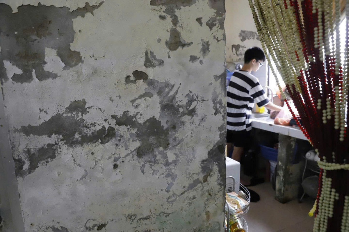Chuyên gia nói gì về các căn hộ tập thể, chung cư xuống cấp được rao bán với giá trên trời?