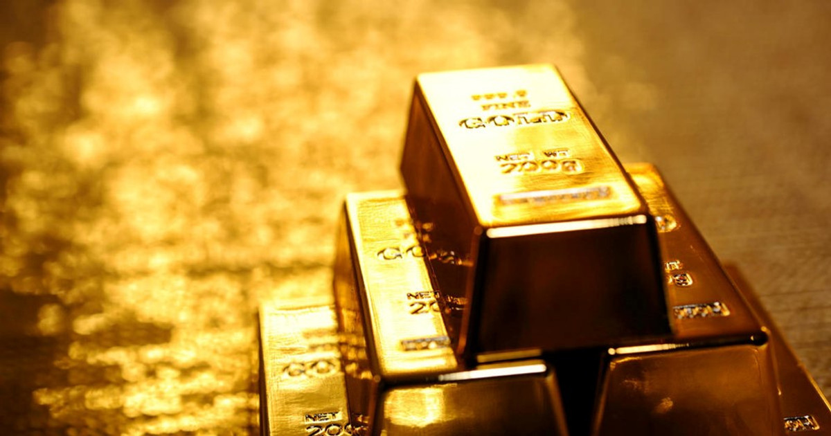 Vàng bất ngờ quay đầu tăng mạnh, vượt 2.700 USD/oz sau khi Fed hạ lãi suất