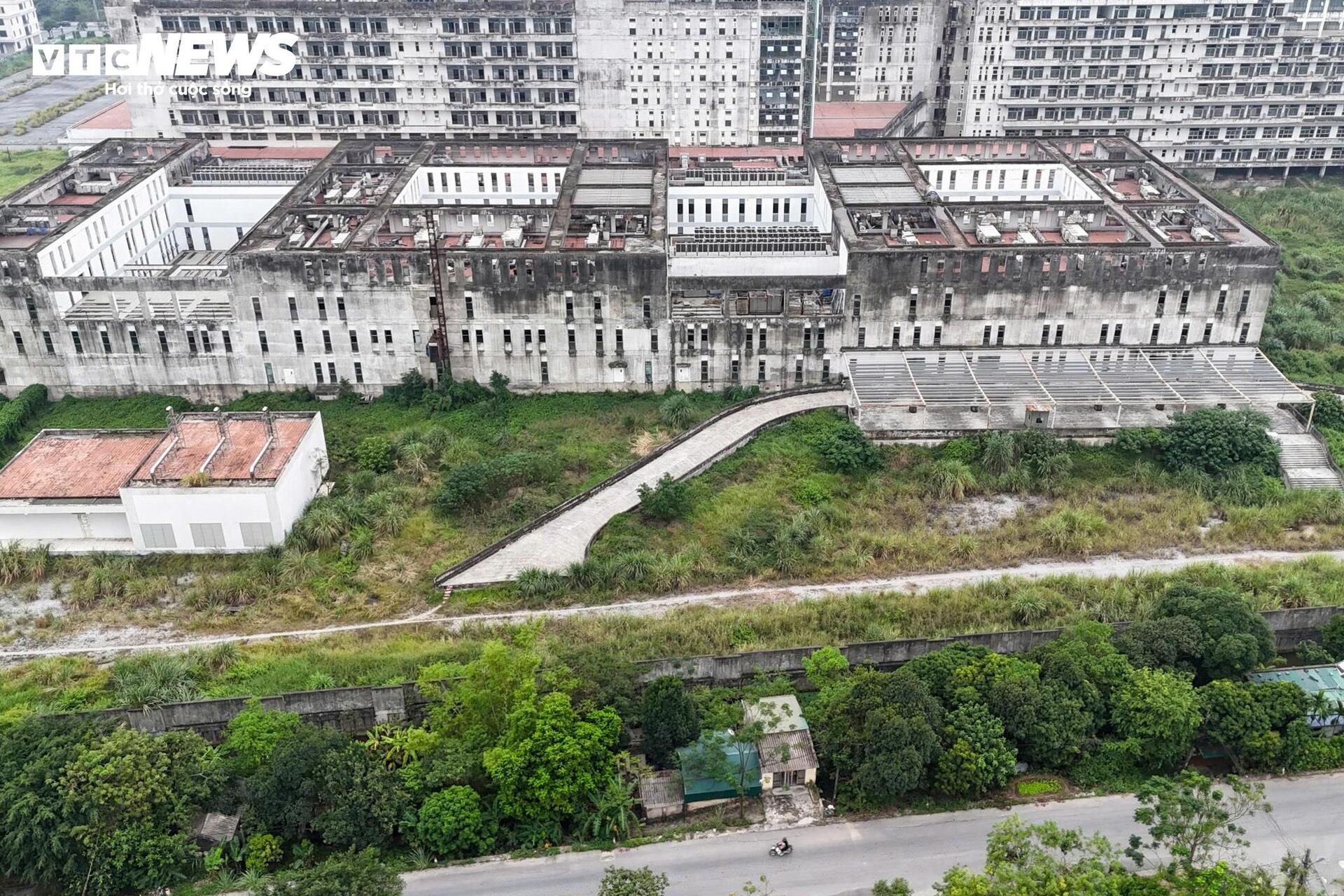 Hiện trạng Bệnh viện Bạch Mai và Việt Đức cơ sở 2 sau nhiều năm đắp chiếu
