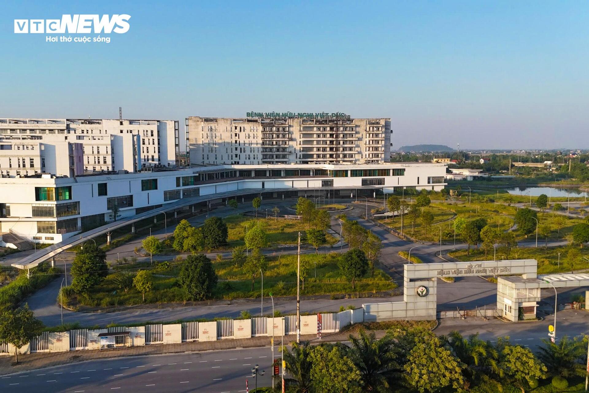 Hiện trạng Bệnh viện Bạch Mai và Việt Đức cơ sở 2 sau nhiều năm đắp chiếu