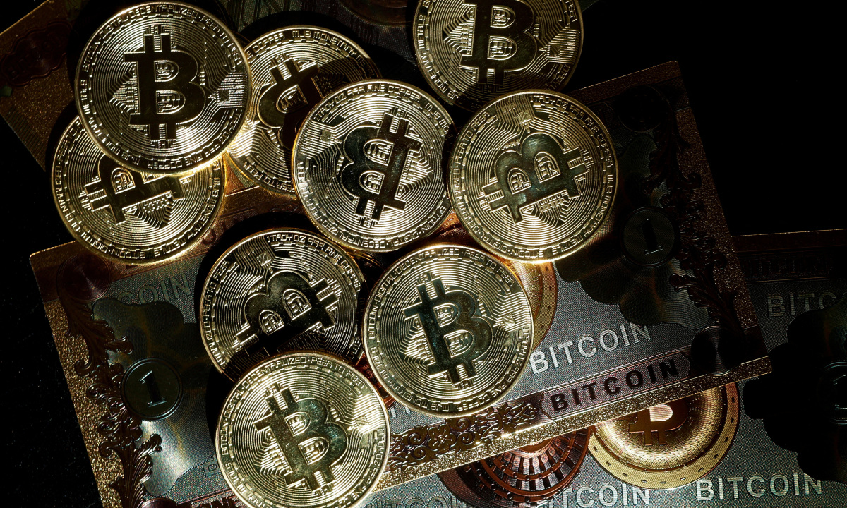 Bitcoin vượt 94.000 USD