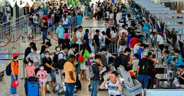 Cục Hàng không nói gì về giá vé bay Tết cao, nhiều đường bay đã “cháy” vé?