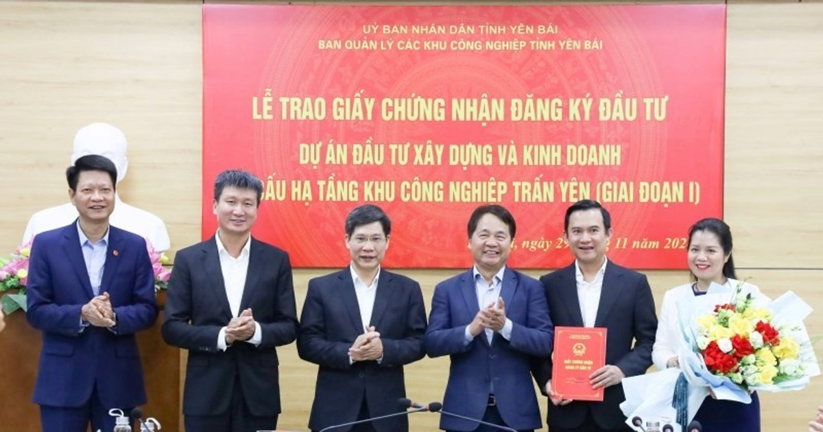 Yên Bái trao Giấy chứng nhận đăng ký đầu tư xây dựng và kinh doanh kết cấu hạ tầng KCN Trấn Yên (giai đoạn I) cho Viglacera