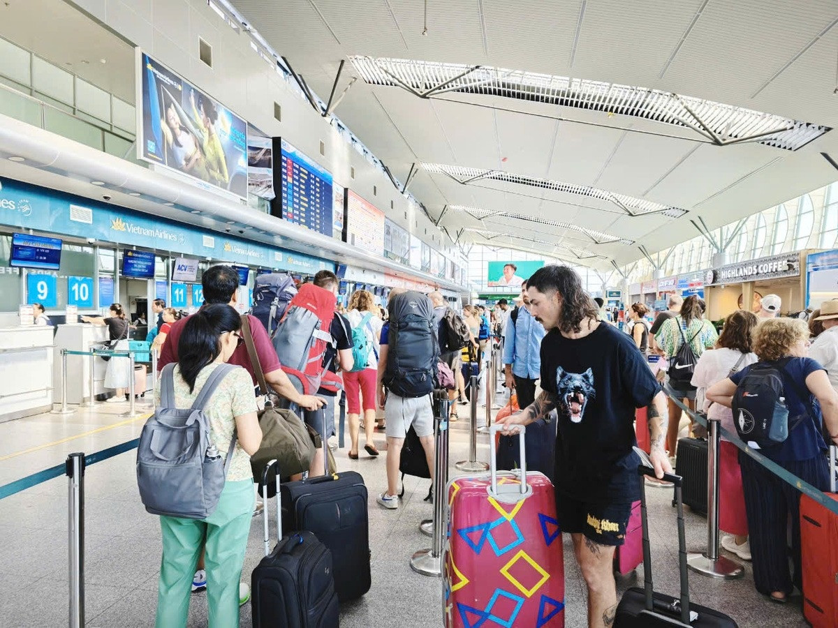 Sân bay đầu tiên của Việt Nam mở lối đi riêng thực hiện thu phí từ 1/1/2025