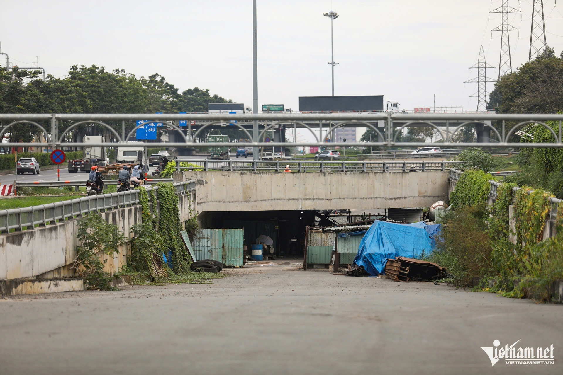 1 km hầm chui ở cửa ngõ phía đông TPHCM xây 8 năm chưa xong