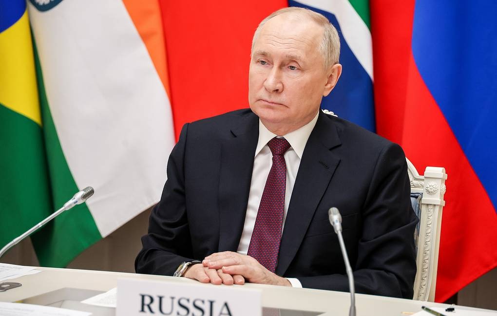 Nước BRICS chặn cửa ông Putin sau lệnh bắt của ICC - Moscow giáng đòn kép phá kế hoạch nhằm vào Nga