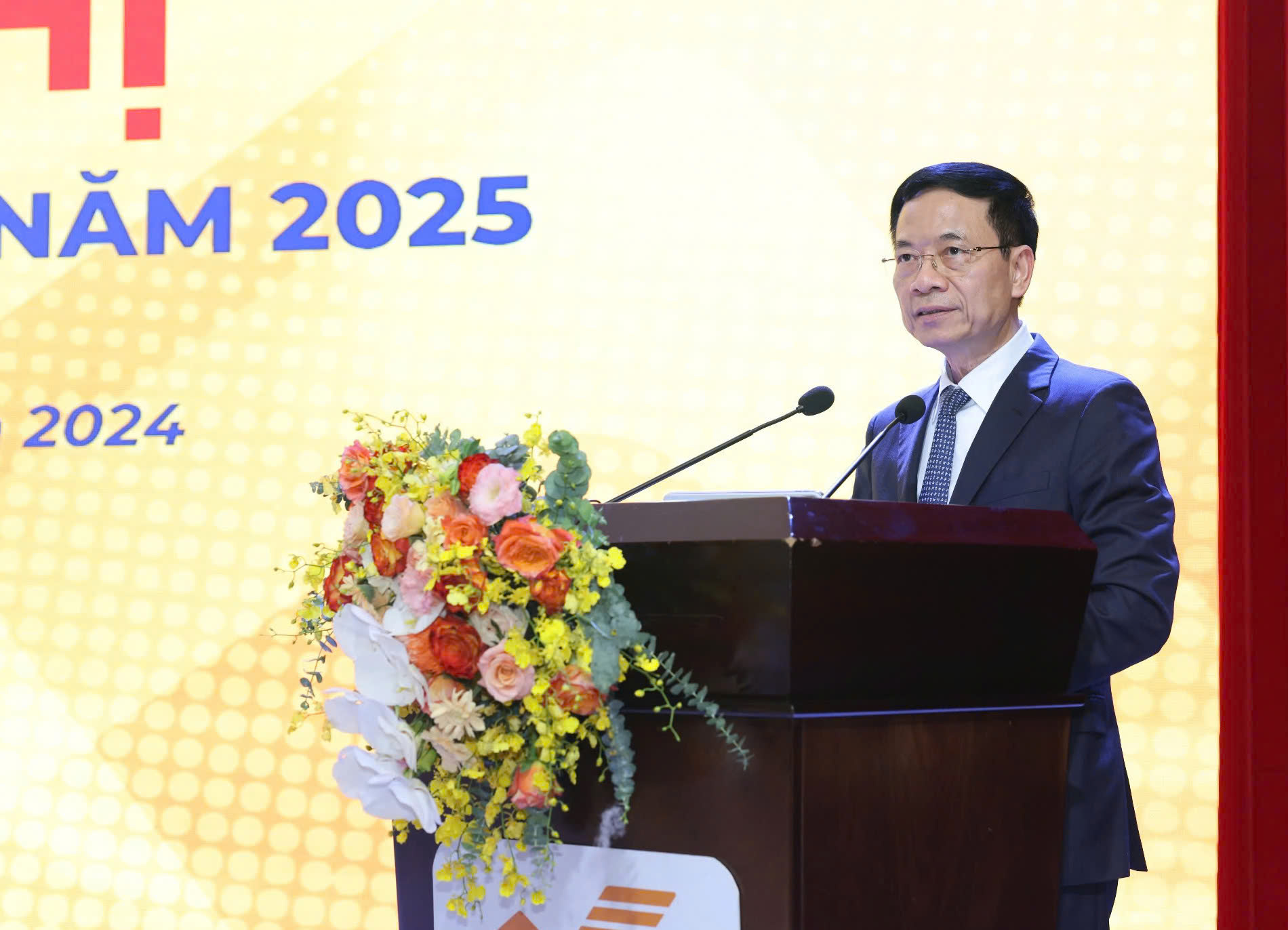 Vietnam Post trước mệnh lệnh tinh giản từ Bộ trưởng: 40.000 nhân sự, doanh thu 15.000 tỷ, lợi nhuận hơn Viettel Post 30%, sẽ mở 1.000 cửa hàng Bách hóa Bưu điện