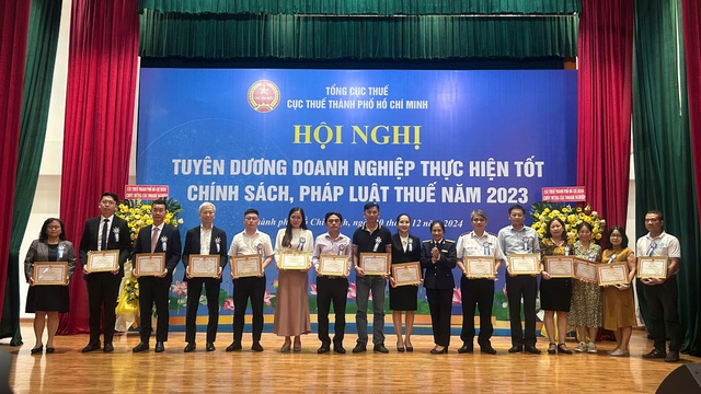 Ceragem Việt Nam Vinh Dự nhận giấy khen từ Cục Thuế Thành Phố Hồ Chí Minh