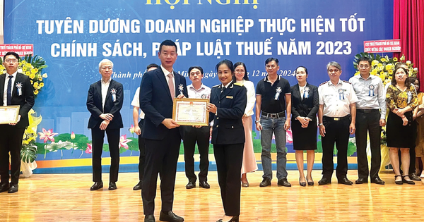 Ceragem Việt Nam Vinh Dự nhận giấy khen từ Cục Thuế Thành Phố Hồ Chí Minh