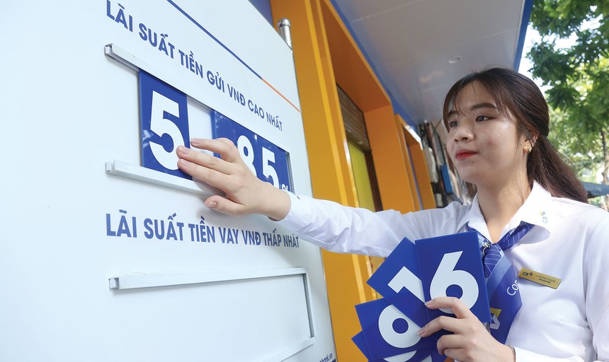 Sức ép tăng lãi suất