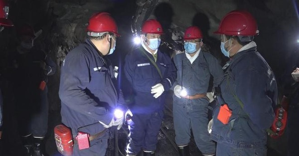 Sau 1 cú gõ búa, người đàn ông phát hiện cả kho 'vàng đen' gây chấn động thế giới: Giá trị ước tính lên đến 340 nghìn tỷ đồng