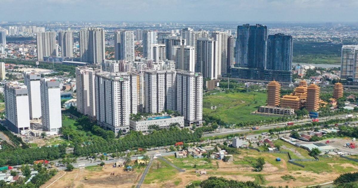 Thị trường đảo chiều: Giá bán đất nền chỉ bằng nửa chung cư