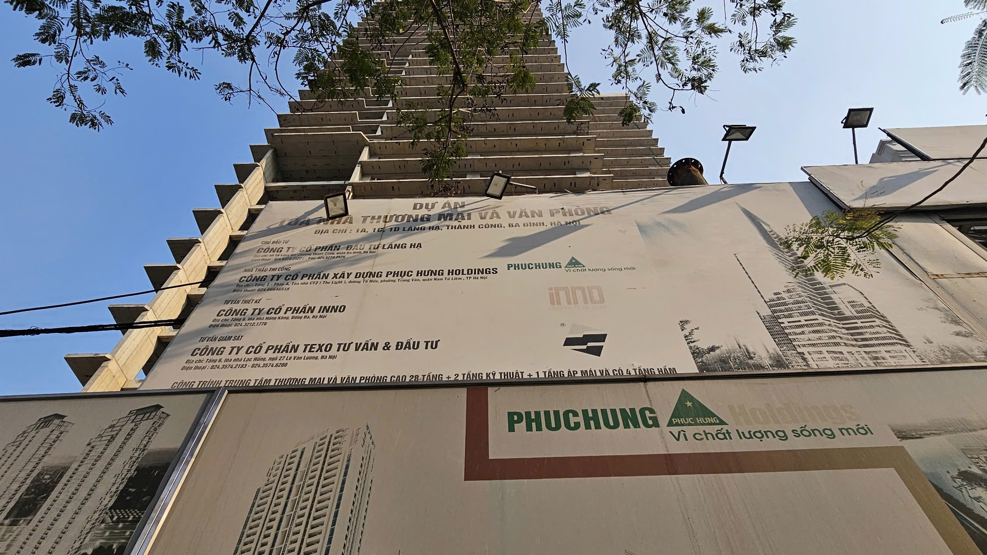Những cao ốc chọc trời trơ khung bỏ hoang trên đất vàng Thủ đô