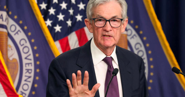 Giới chuyên gia cảnh báo rủi ro Fed sắp 'quay xe' tăng lãi suất trong năm 2025