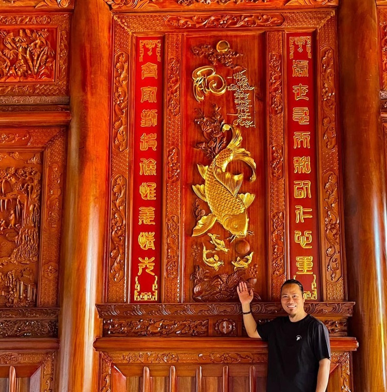 Nam nghệ sĩ hài sở hữu 2 công trình quy mô: Một căn biệt phủ gỗ quý hiếm với giá trị hàng chục tỷ đồng