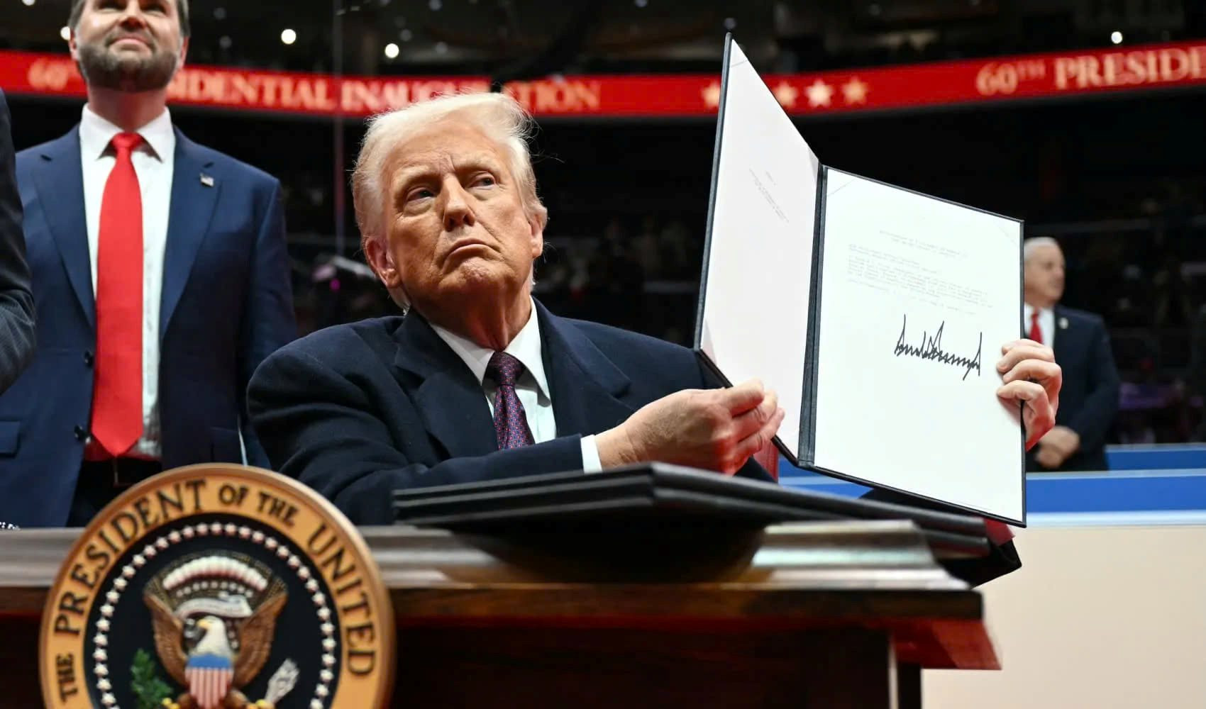 UBS cảnh báo ông Trump sẽ thổi bùng lạm phát, lãi suất khó giảm như kỳ vọng