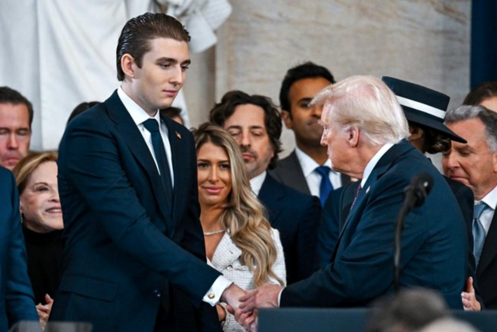 Con trai út 18 tuổi của ông Trump gây sốt cộng đồng mạng vì hành động đẳng cấp