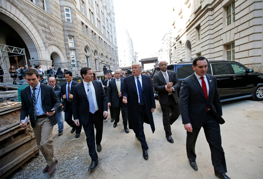 Chỉ là nghệ thuật thương thuyết: Phố Wall phớt lờ cuộc chiến thương mại mà ông Trump vừa khởi xướng?