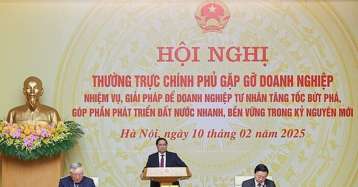 Cuộc họp sáng 10/2: Chính phủ gửi tín hiệu mới đến VinFast, THACO, Geleximco trong lĩnh vực ô tô
