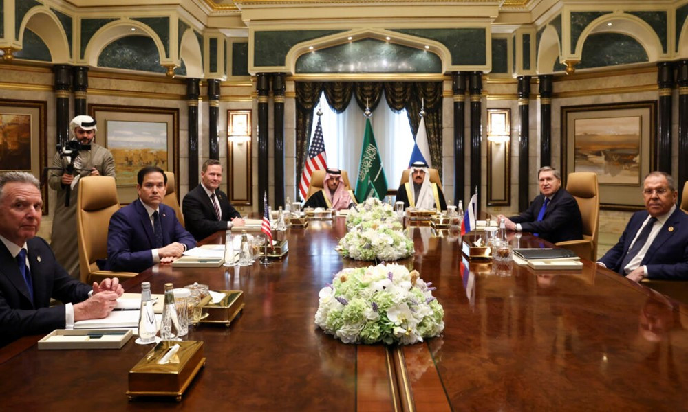 Nhìn lại tháng đầu tiên của Trump 2.0: Ông Trump khuấy động cả thế giới