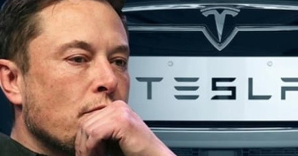 Tích cực làm chính trị, ông Elon Musk còn quan tâm bán ô tô điện Tesla?