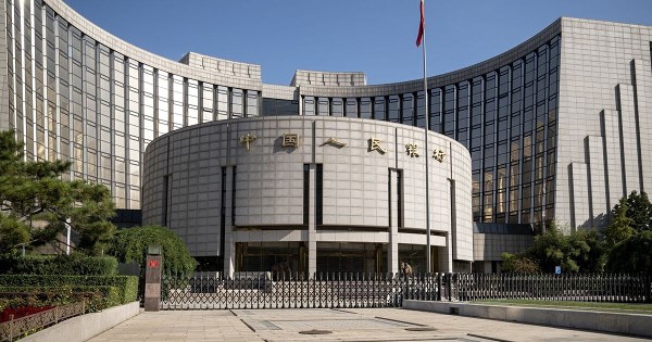 Trung Quốc nỗ lực bảo vệ đồng nhân dân tệ, áp lực lớn đè nặng các ngân hàng và quỹ đầu tư