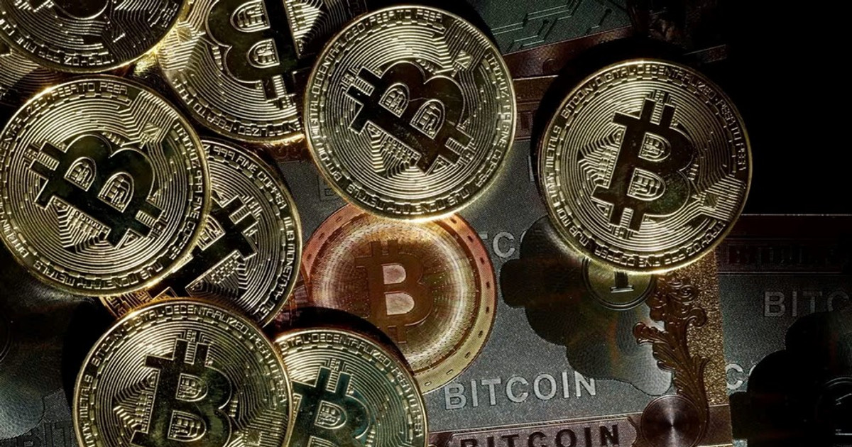 Hơn 800 tỷ USD 'bốc hơi', dòng vốn ồ ạt tháo chạy khỏi Bitcoin: Chuyện gì đã xảy ra?