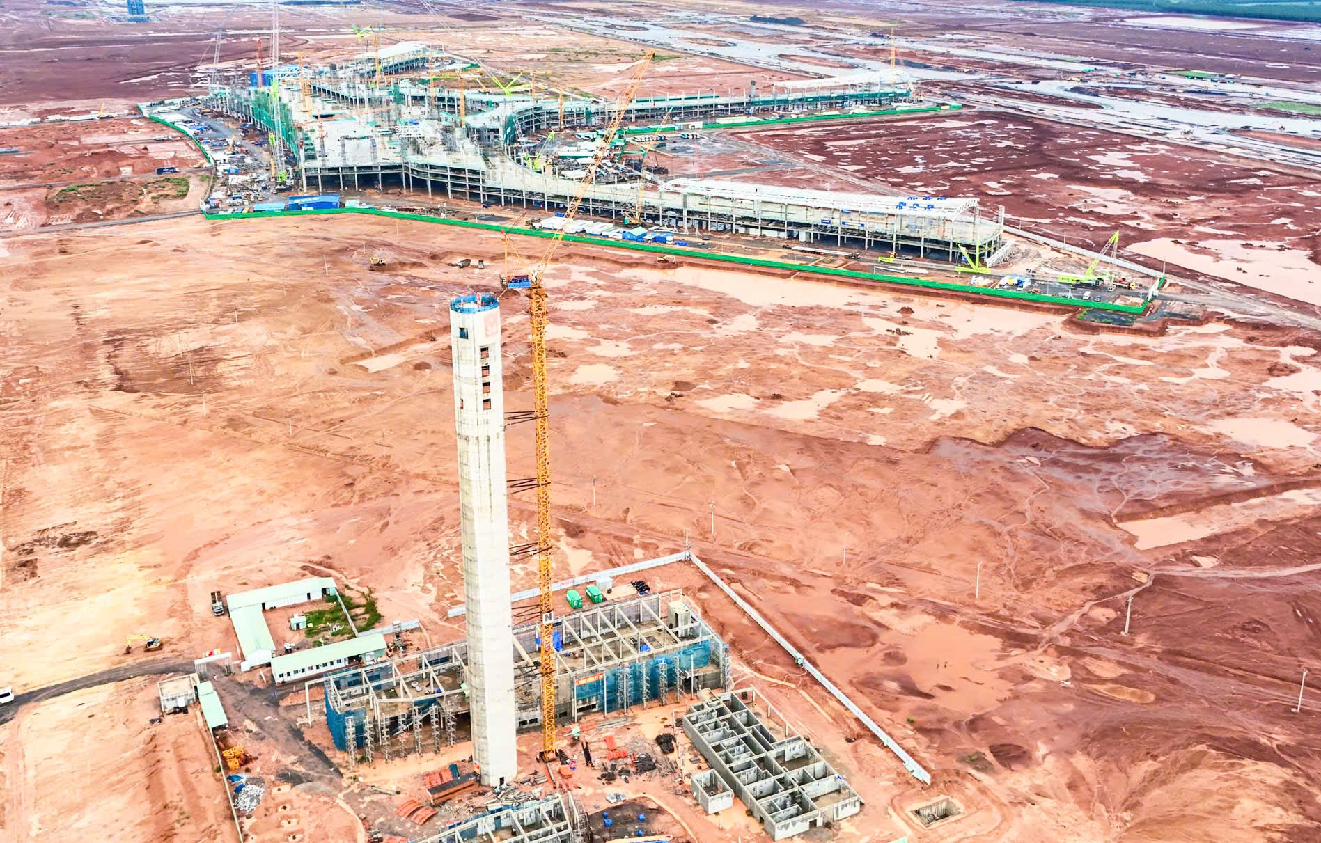 Cận cảnh thi công tháp không lưu sân bay cao nhất Việt Nam với hơn 123 m