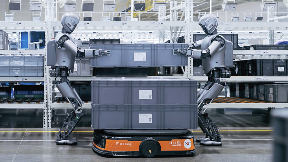 Nhà máy Trung Quốc sử dụng 20 robot hình người lắp ráp xe điện, làm việc nhóm cực hiệu quả