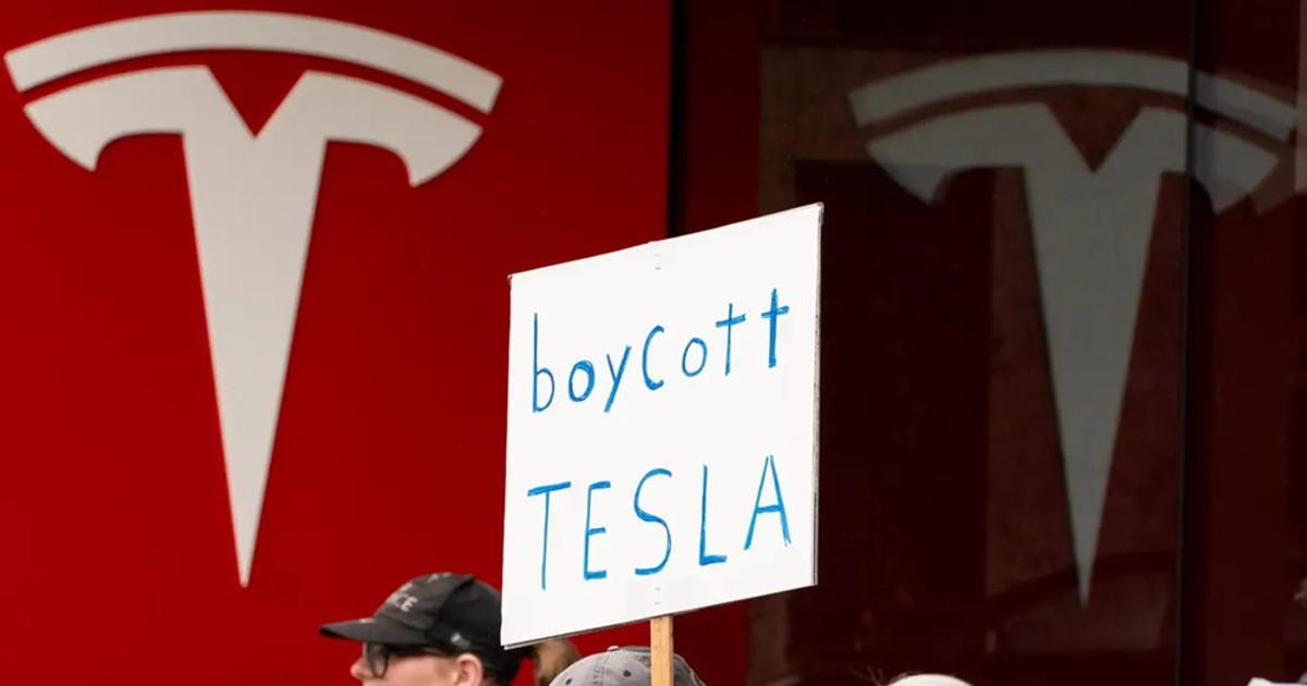 Chủ xe Tesla bán tống bán tháo để tẩy chay Elon Musk, 'méo mặt' vì lỗ nặng