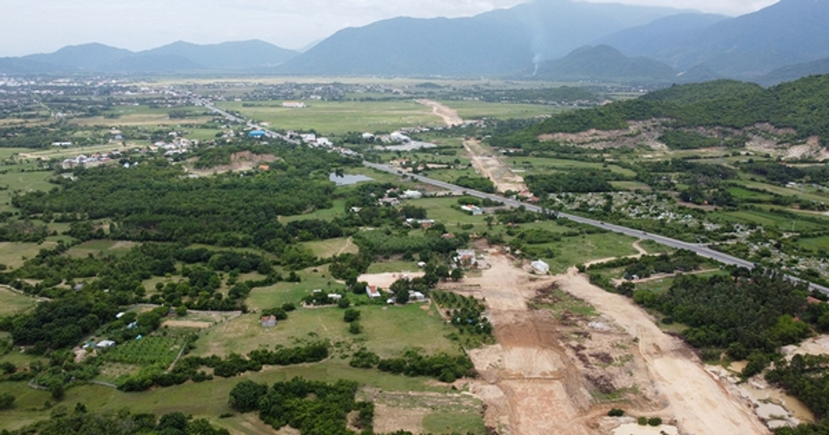 Tỉnh có đường bờ biển dài nhất Việt Nam sắp chuyển đổi hơn 100ha đất rừng để làm khu công nghiệp 1.800 tỷ đồng