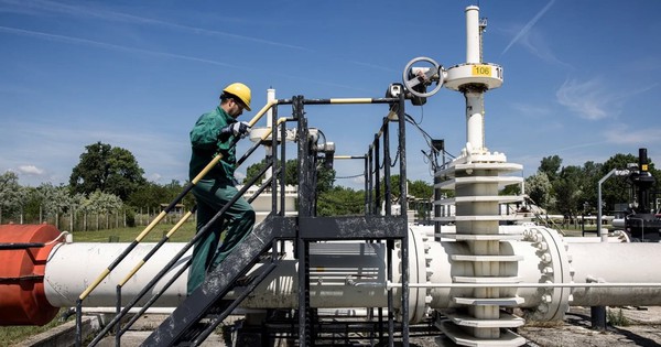 Cáo buộc khí đốt Nga đến Tây Âu vẫn cao kỷ lục, thậm chí “đầu tàu kinh tế” đang gián tiếp mua rất nhiều dầu mỏ của Moscow, một nước EU đáp trả nặng lời những chỉ trích của Brussels