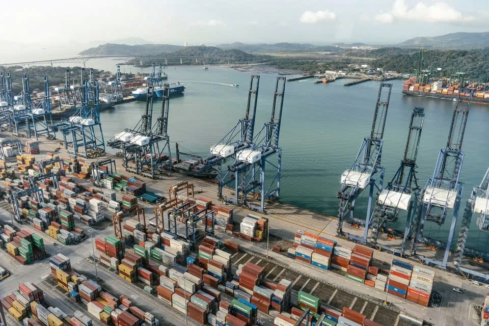 Tỷ phú Lý Gia Thành bán cảng Panama cho Mỹ: Trung Quốc thông báo điều tra